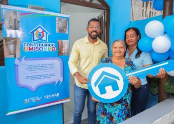 Candeias: Prefeitura entrega mais uma casa reformada pelo Programa Construindo um Sonho