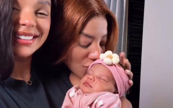 Ludmilla e Brunna Gonçalves encanta público ao mostrar o rostinho de Zuri pela 1ª vez