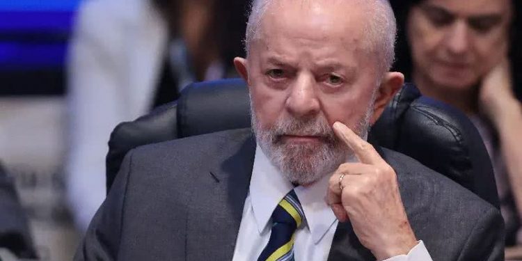 Deputados impõem derrota a Lula em votação do IOF