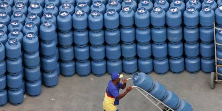 GOVERNO LANÇA PROGRAMA PARA GÁS DE COZINHA GRATUITO; MAIS DE 17 MILHÕES DE BRASILEIROS SERÃO BENEFICIADOS