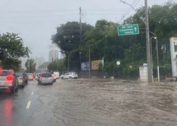 Chuva forte mantém mais de 70 cidades baianas em alerta
