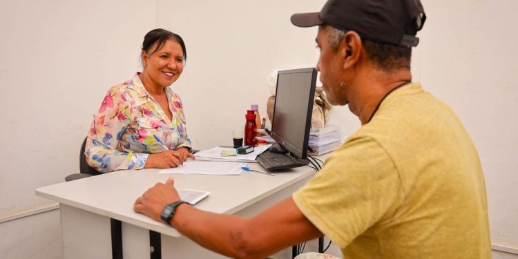 Candeias: Prefeitura inicia recadastramento de feirantes do setor de variedades; prazo vai até sexta-feira (25)
