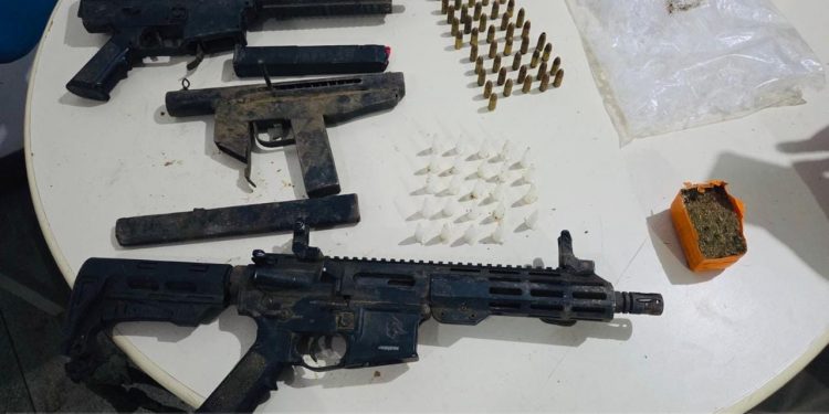 PREJUÍZO PARA O BDM: três traficantes presos e submetralhadoras apreeendidas em São Sebastião do Passé