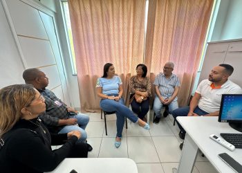 Candeias: Parceria pode ampliar entrega gratuita de óculos de grau na clínica Municipal Ver Melhor