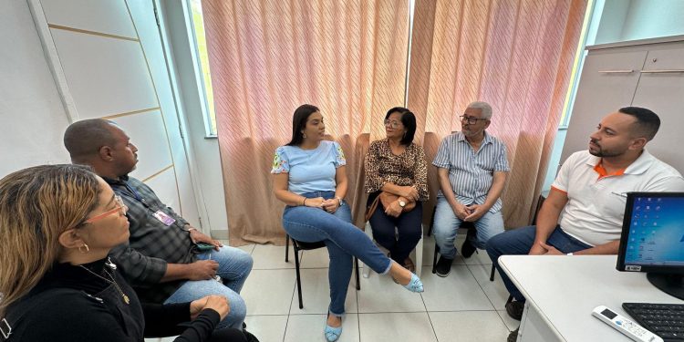 Candeias: Parceria pode ampliar entrega gratuita de óculos de grau na clínica Municipal Ver Melhor