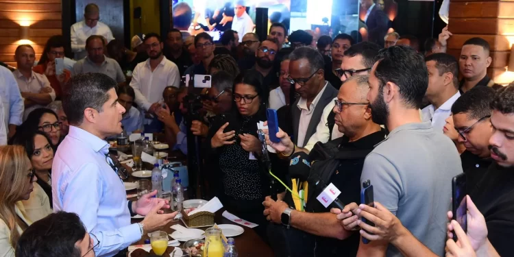 ACM Neto reage a fala de Jerônimo sobre violência ser problema internacional: “Queremos saber da Bahia, não do mundo”