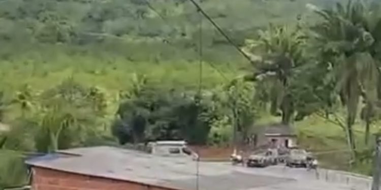 Traficantes trocam tiros com a polícia em São Francisco do Conde