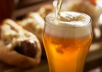 Deputado do PT avança com projeto que cria novo imposto sobre cerveja