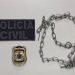 Mulher acorrentada é resgatada e presa por homicídio