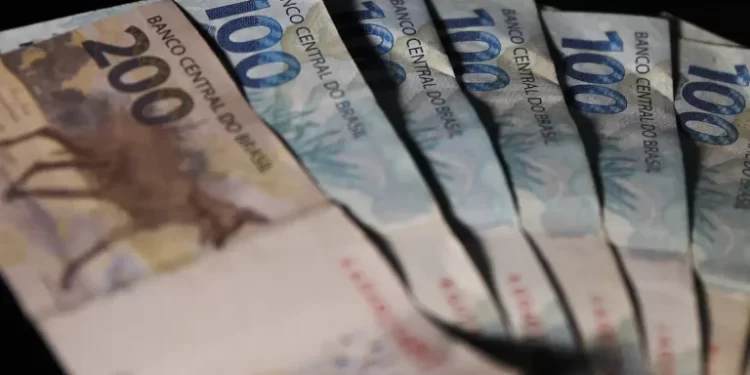 Ministra de Lula anuncia salário mínimo de R$ 1.630 para 2026, o maior em 50 anos