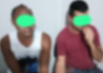 BANHEIRO OU MOTEL? Dois homens são flagrados fazendo “nheco nheco” em Centro Comercial em Camaçari