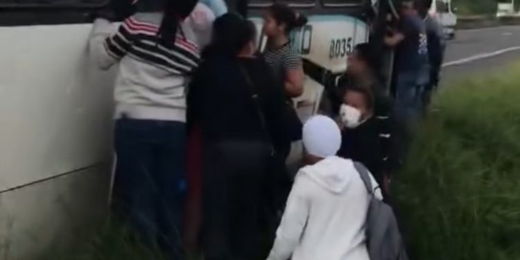 Avanço que Não Avança: Ônibus da Avanço deixa população de Candeias na mão mais uma vez