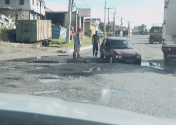 BA-522: A Estrada do Abandono  Moradores e Motoristas Pagam a Conta da Omissão do Estado