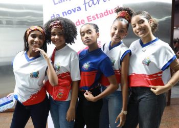 Governo da Bahia apresenta novo uniforme escolar