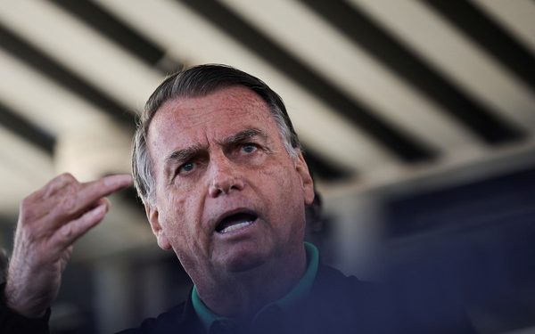 Jair Bolsonaro é alvo de operação da Polícia Federal e passará a usar tornozeleira eletrônica
