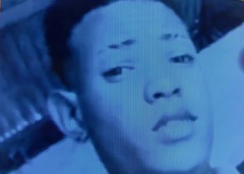 MISERICÓRDIA: Homens encapuzados invadem casa e matam filho na frente do pai em Candeias