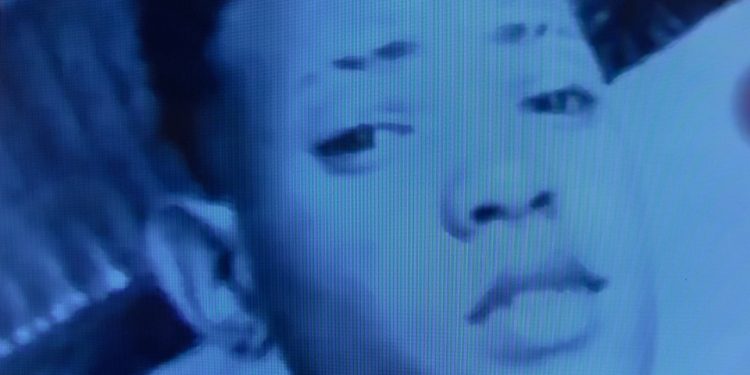 MISERICÓRDIA: Homens encapuzados invadem casa e matam filho na frente do pai em Candeias