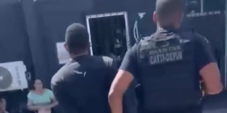 Vulgo “Lerdo”: líder do tráfico em Santo Antônio de Jesus é preso ao sair de casa em São Francisco do Conde