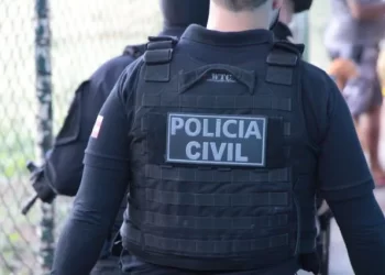 Menino de 13 anos mata traficante no centro de Feira de Santana e é apreendido em menos de 24h