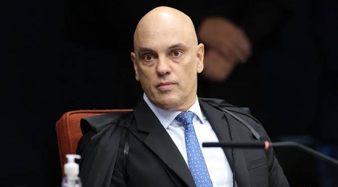 Moraes não decreta prisão de Bolsonaro, mas faz advertência. Entenda