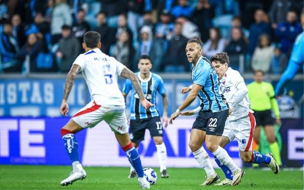 Luta pela permanência: Grêmio vence e mantém Fortaleza na zona de rebaixamento