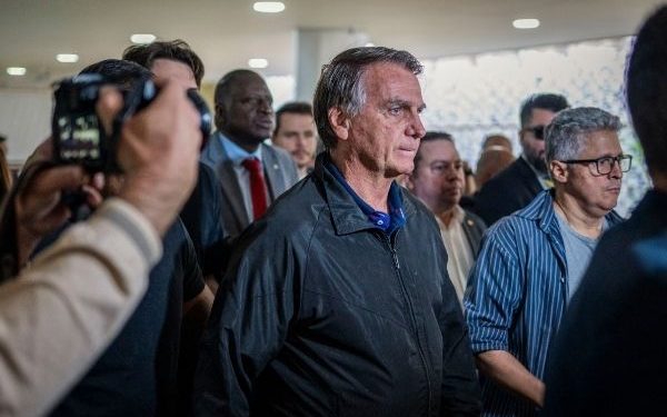 Bolsonaro pode ser preso nesta terça-feira após descumprir regra do STF