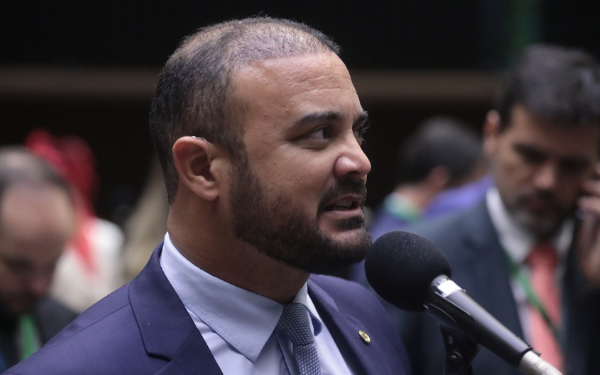 Vive na Jerolândia, diz Alden após Jerônimo afirmar que sistema prisional baiano é eficiente