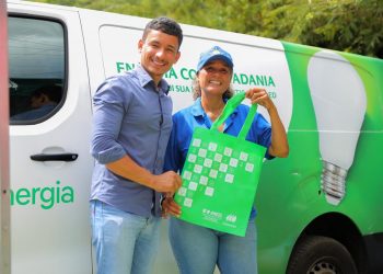 Candeias: Prefeitura e empresa privada selam parceria para troca de lâmpadas em comunidades