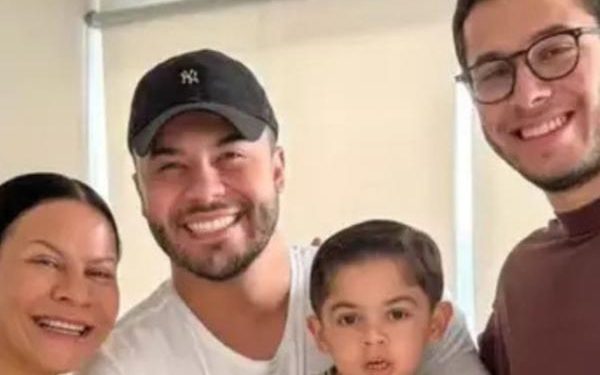 Aos prantos, irmão de Marília Mendonça pede que parem de atacar a mãe