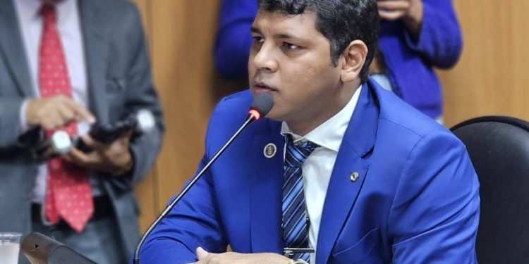 “Incompetência do governador Jerônimo Rodrigues”, dispara deputado sobre fugas em presídios na Bahia