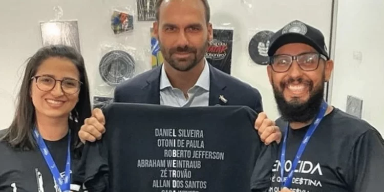 2026: Ala bolsonarista defende Eduardo Bolsonaro como vice de Caiado
