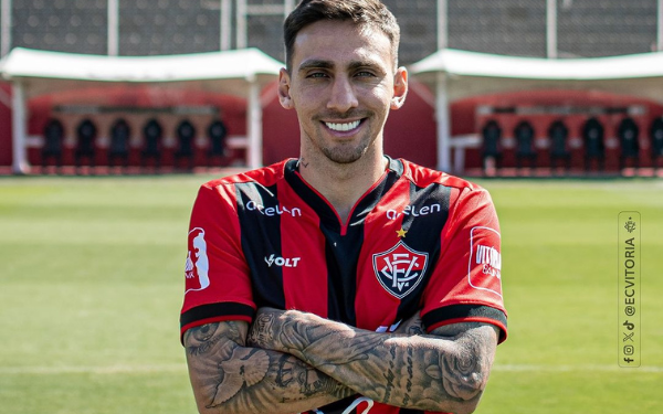 Gustavo Mosquito aceita proposta de clube japonês e deixa o Vitória