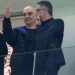 Fotógrafo que registrou gesto obsceno de Moraes em estádio é demitido; entenda