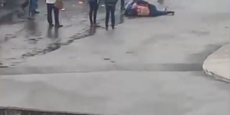 DE MANHÃ CEDO: Mulheres trocam socos em Candeias