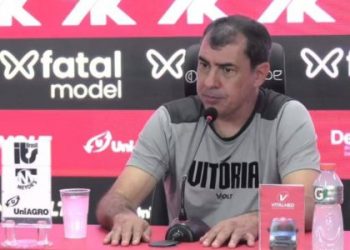 Vitória demite Carille após goleada humilhante de 8 a 0 para o Flamengo