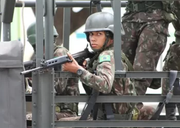 Exército brasileiro realiza treinamento militar em Madre de Deus 