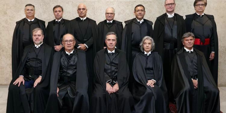 Prisão de Bolsonaro irrita STF e pode ser revista, diz Folha