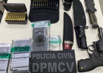 Suspeito por armazenar pornografia infantil é preso com armas e munições em Camaçari