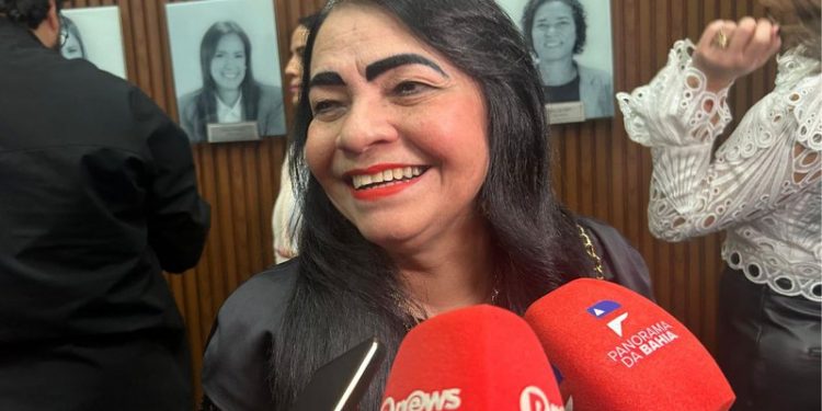 Moema Gramacho lança candidatura a deputada e manda recado para Débora Regis: “Me esqueça”