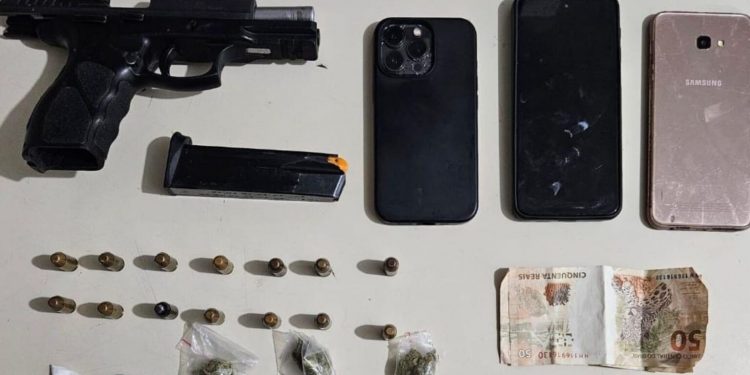 Homem é preso com pistola e drogas durante operação da CIPE Polo industrial em Candeias