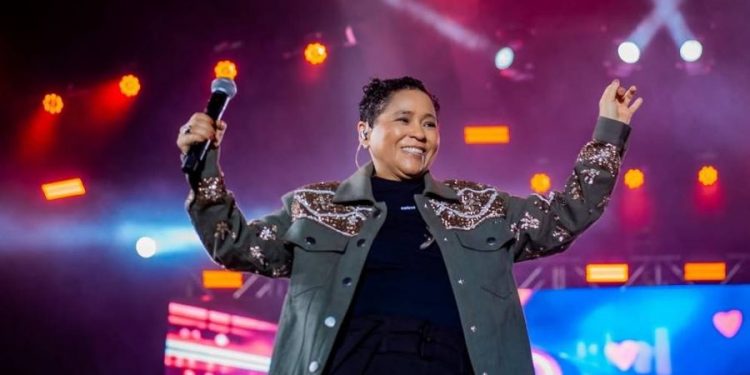 Cantora baiana Raquel dos Teclados revela diagnóstico tardio de autismo