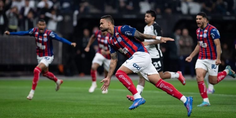 Bahia vence o Corinthians e segue firme no G-4 do Brasileirão