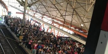 Pane elétrica paralisa linha 1 do metrô e fecha Estação da Lapa