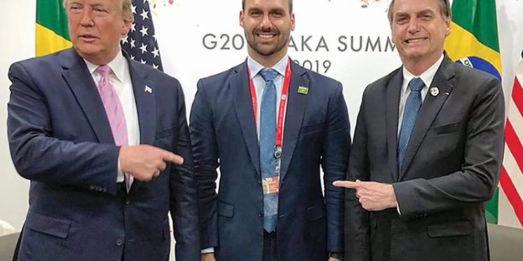 BAIXARIA! Eduardo Bolsonaro xingou o próprio pai após entrevista: “VTNC, seu ingrato do caralh*”