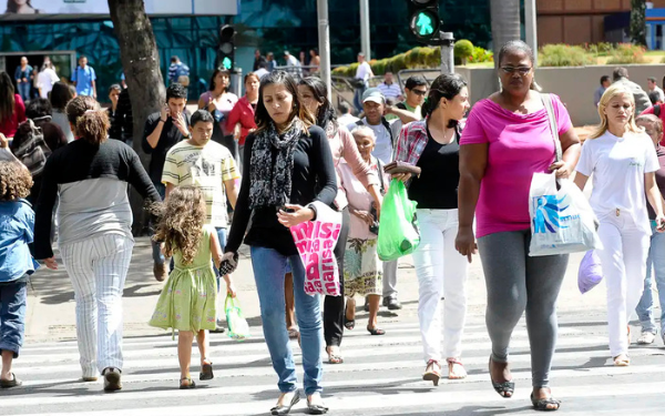 Falta homem? IBGE revela maioria de mulheres no país