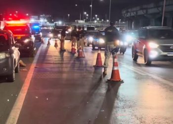 NOITE DE TERÇA: homem discute no trânsito, desce do carro com facão e acaba levando vários tiros na BR-324