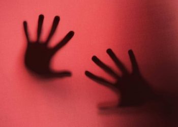 Brasil registra quatro feminicídios e 187 estupros de mulheres por dia em 2025