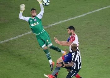 Esposa acusa ex-Bahia de traição após ter pênis amputado