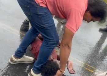 Candeias: Dr. Pitágoras presta primeiros socorro a homem em convulsão na BA-522 durante temporal