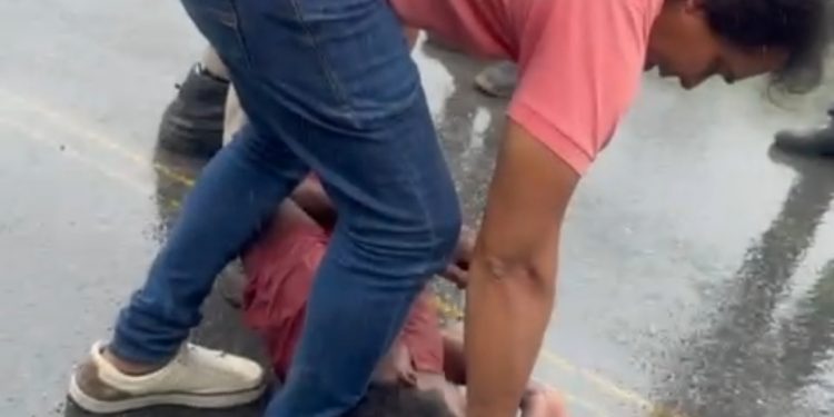 Candeias: Dr. Pitágoras presta primeiros socorro a homem em convulsão na BA-522 durante temporal